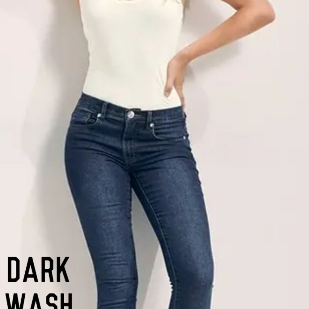Jeans Dark Wash ~ Color Skinny
